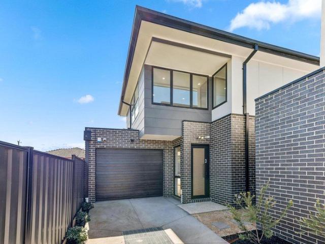 Townhouse for sale in Camerons Creek, Victoria