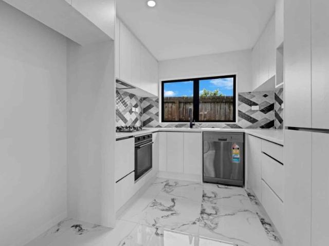House for rent in Owhata
