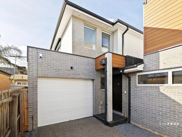 Townhouse for rent in Camerons Creek, Victoria