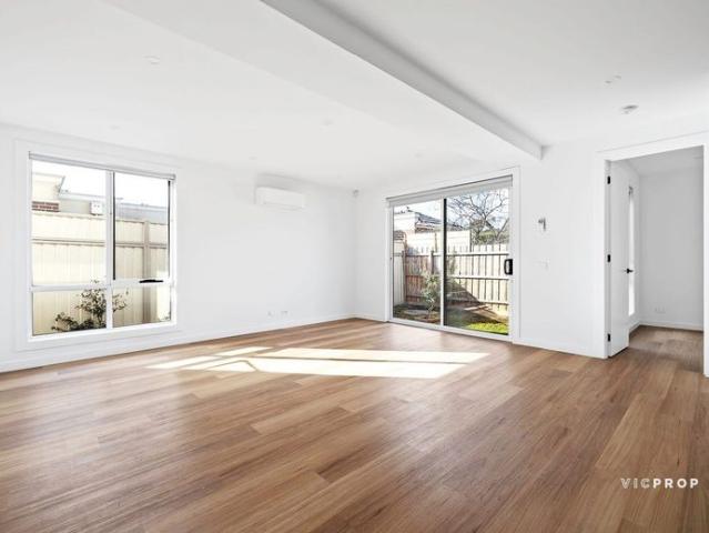 Townhouse for rent in Camerons Creek, Victoria