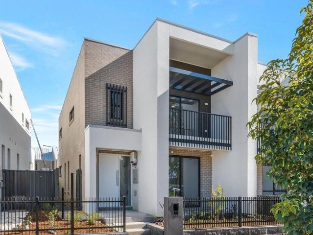 Townhouse for rent in Sydney, New South Wales