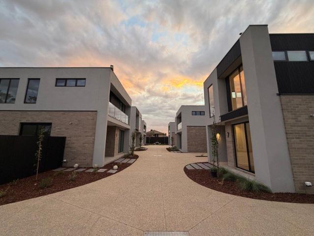 Townhouse for rent in Camerons Creek, Victoria