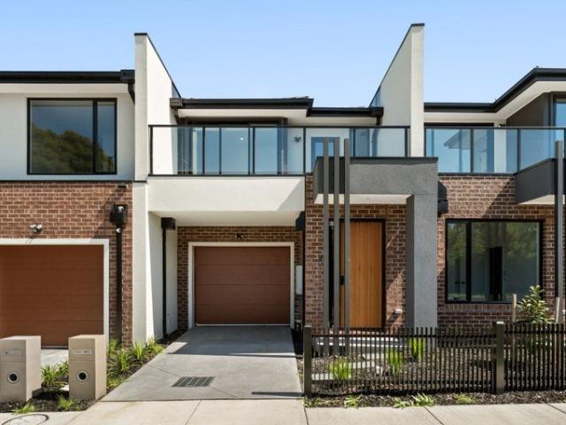 Townhouse for rent in Clayton, Melbourne