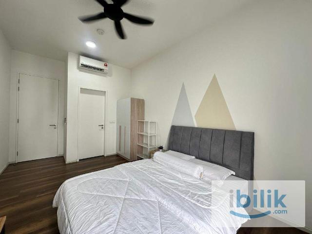 Room for rent in Petaling, Alam Impian
