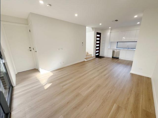 Townhouse for rent in Horseshoe Creek, South Australia