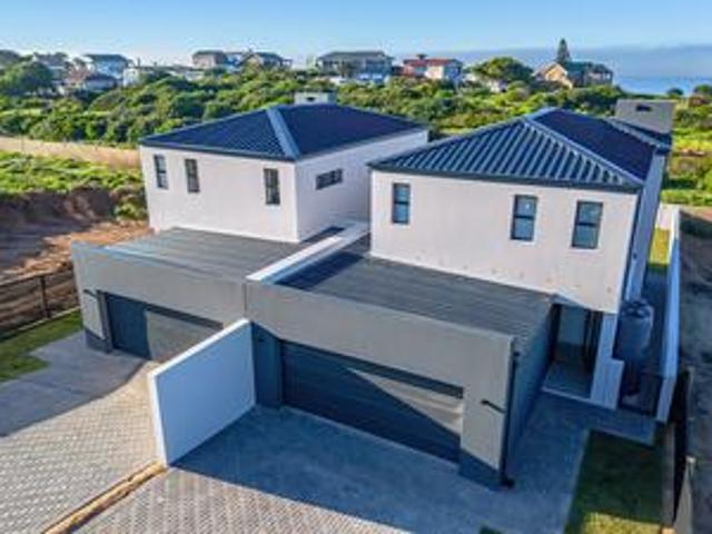 House for sale in Groot Brak Rivier, Western Cape