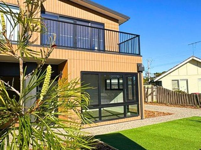 Townhouse for rent in Cowes, Victoria