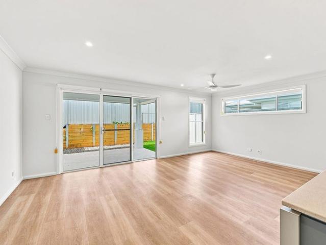 Townhouse for rent in Lake Cathie, New South Wales