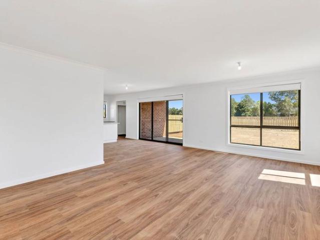 House for rent in Carisbrook, Victoria