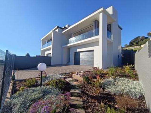 House for sale in Groot Brak Rivier, Western Cape