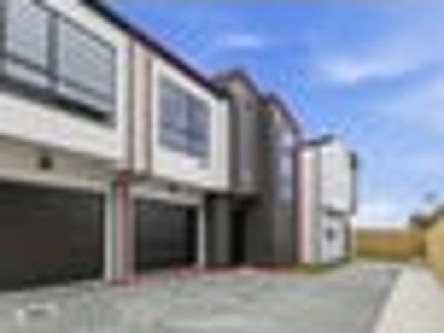 Townhouse for sale in Manurewa