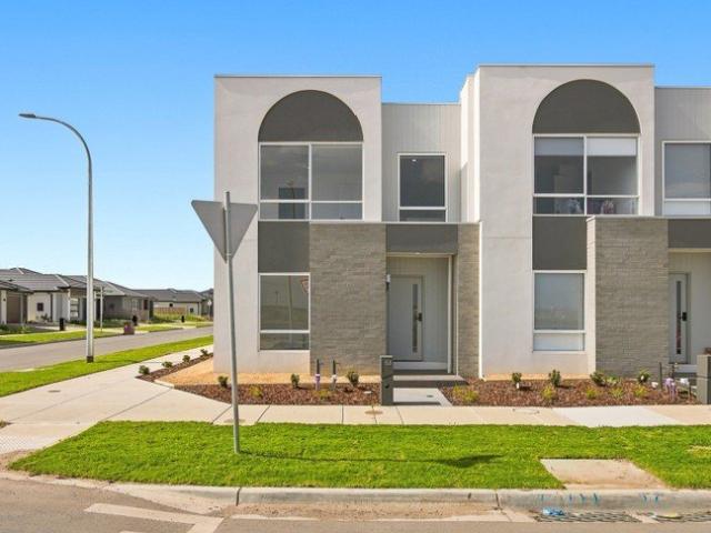 Townhouse for rent in Smiths Lane Estate, Melbourne