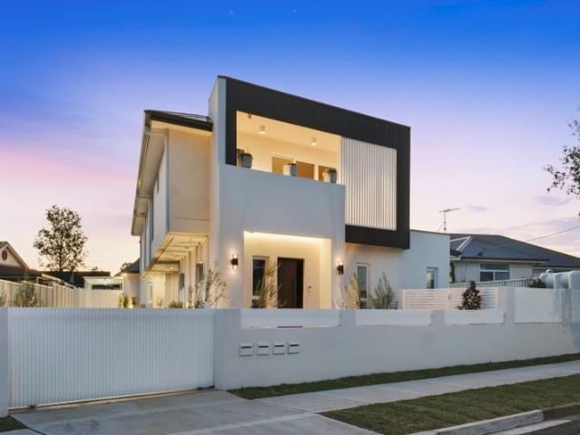Townhouse for sale in Sadleir, Sydney