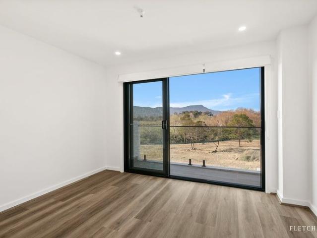 Townhouse for rent in Wollongong West, New South Wales