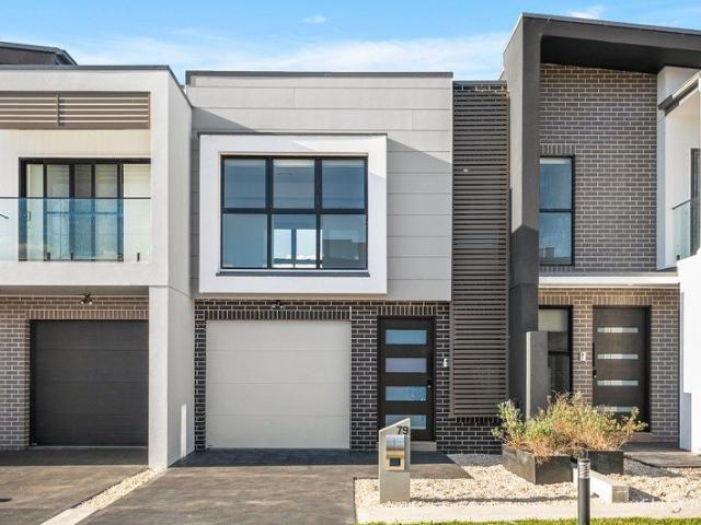 Townhouse for rent in Wollongong West, New South Wales