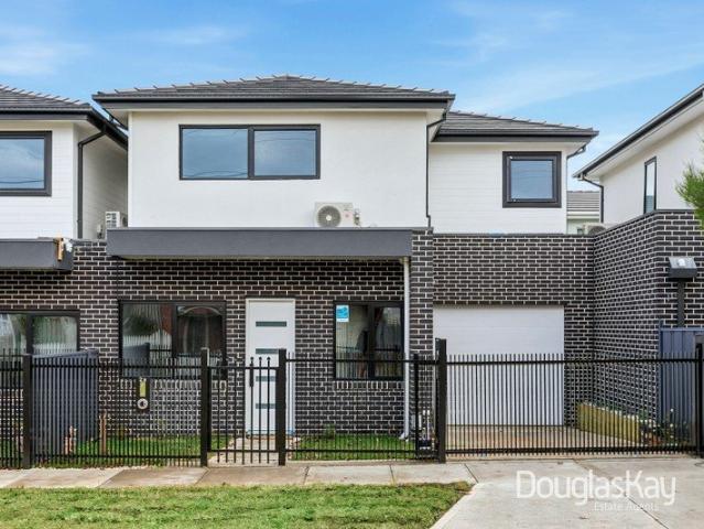 Townhouse for rent in Camerons Creek, Victoria