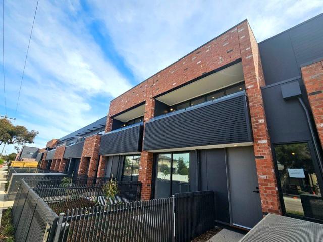 Townhouse for rent in Altona North, Melbourne