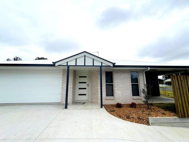 Duplex for rent in Crows Nest, Queensland