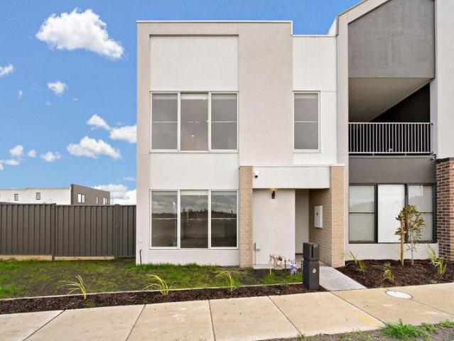 Townhouse for rent in Camerons Creek, Victoria
