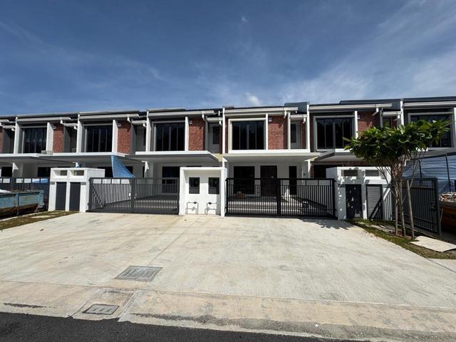 Terraced House for sale in Alam Impian, Selangor
