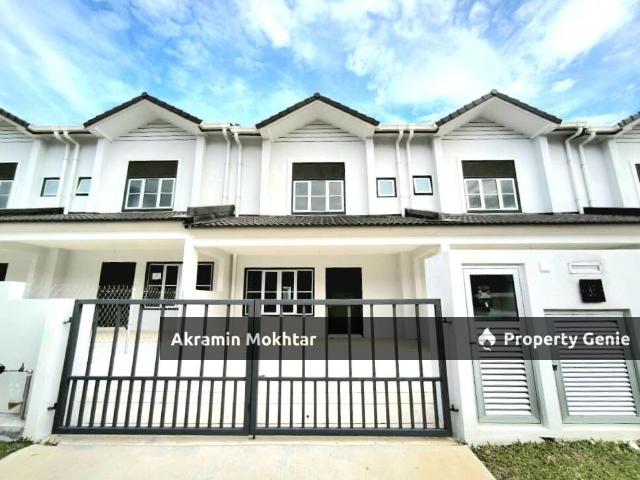 Terraced House for sale in M Senyumia, Sepang