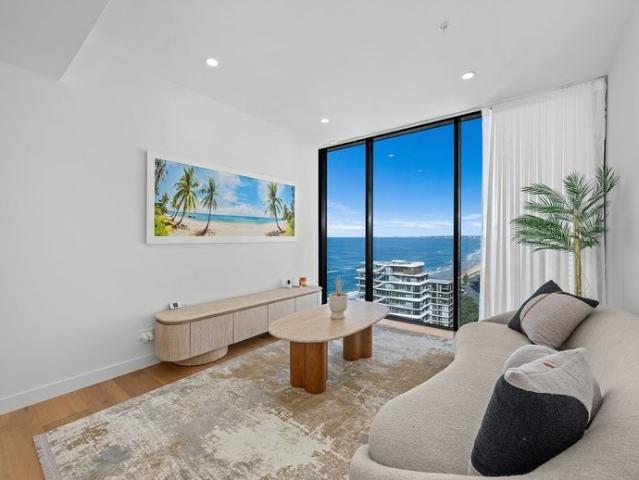 Apartment for rent in Main Beach, Gold Coast City