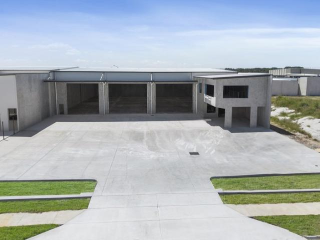 Warehouse for rent in Toombul, Queensland
