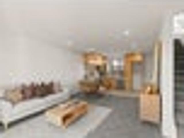 Townhouse for sale in Heathcote, Canterbury