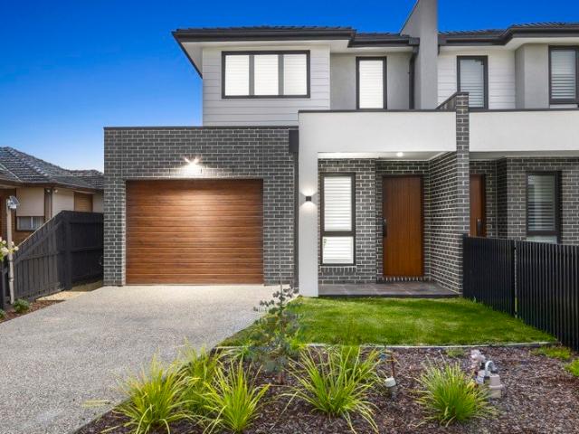 Townhouse for sale in Camerons Creek, Victoria
