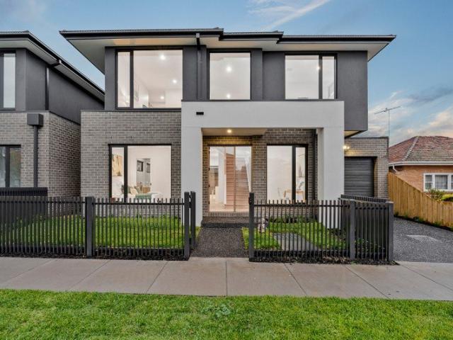 Townhouse for sale in Camerons Creek, Victoria