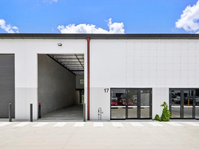 Warehouse for rent in Toombul, Queensland