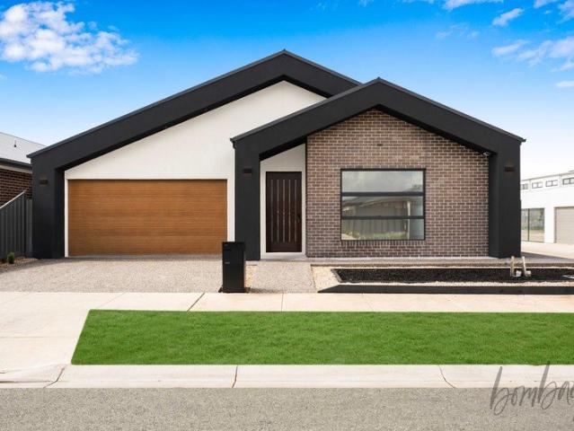 House for rent in Creekside, Melbourne