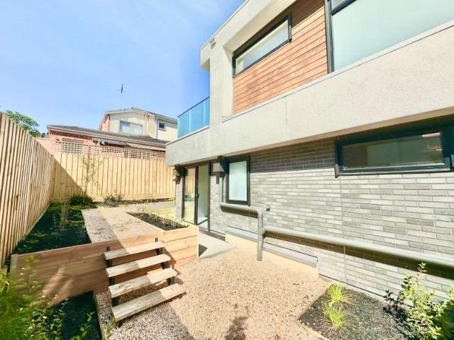 Townhouse for sale in Camerons Creek, Victoria