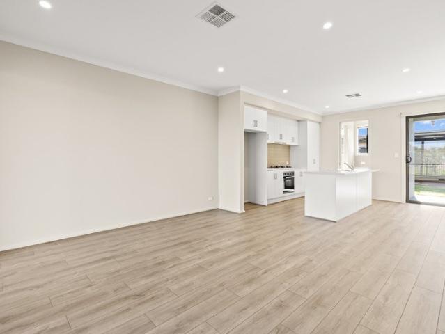Townhouse for rent in Angle Vale, Adelaide