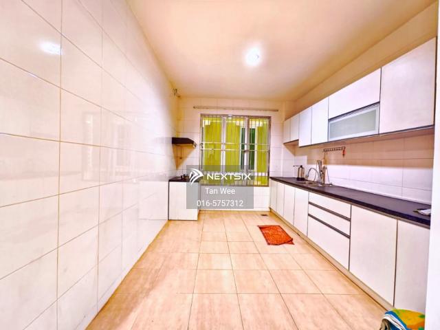 Residential House for sale in Kuching, Bahagian Kuching