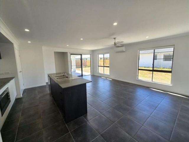 House for rent in Rasmussen, Queensland