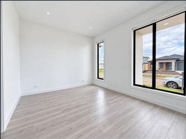 House for rent in Orchard Green, Melbourne