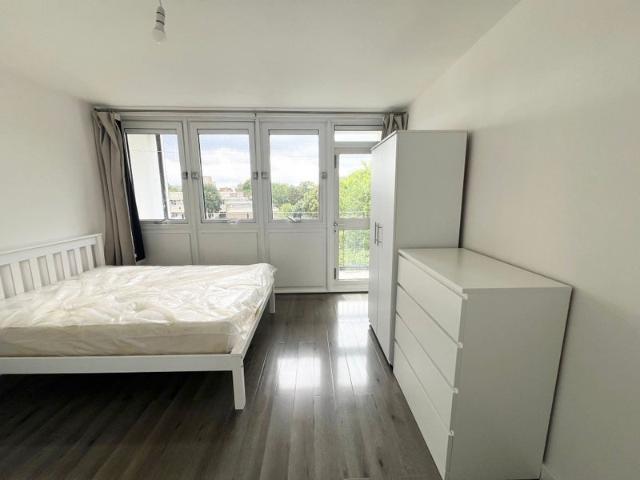 House for rent in Woodberry Grove Estate, Greater London