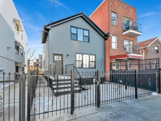 Room for rent in Arverne, New York