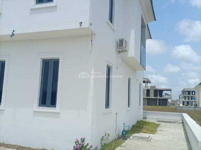 Duplex for sale in Eti Osa, Lagos