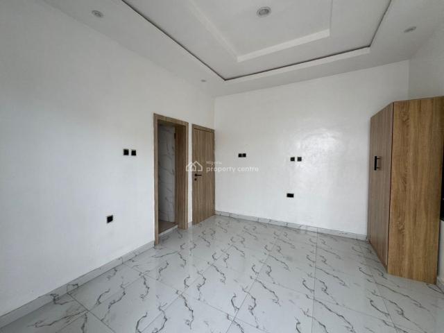 Flat for rent in Eti Osa, Lagos