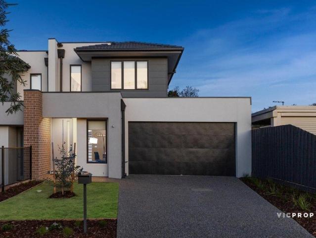 Townhouse for sale in Camerons Creek, Victoria