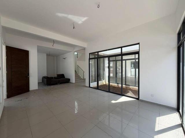 Residential House for sale in Malaka