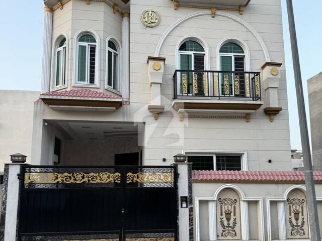 House for sale in Faisalabad, Islamabad Capital Territory
