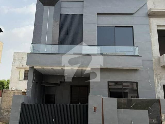House for sale in Faisalabad, Islamabad Capital Territory