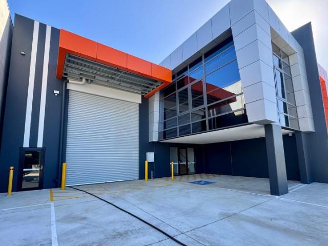 Warehouse for rent in Dexus Industrial Estate, Melbourne