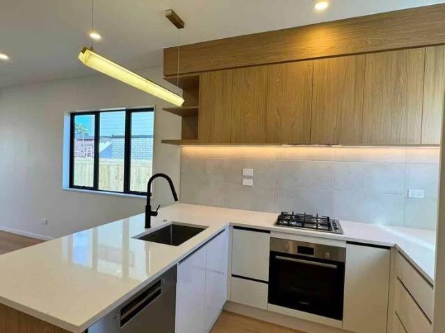 House for rent in Oratia, Oroua County