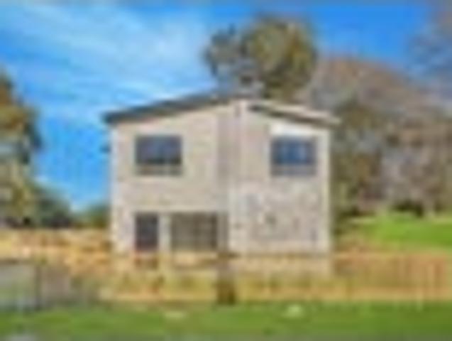 Townhouse for sale in Clendon Park, Manurewa