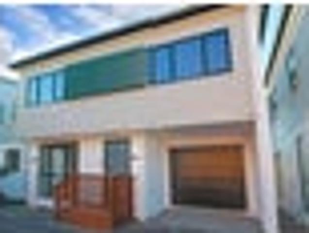 Townhouse for sale in Mount Wellington