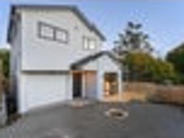 Townhouse for sale in Blockhouse Bay